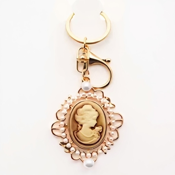 Gold Cameo Pearl Keychain - Available In Six Colors - Picture 5 of 11